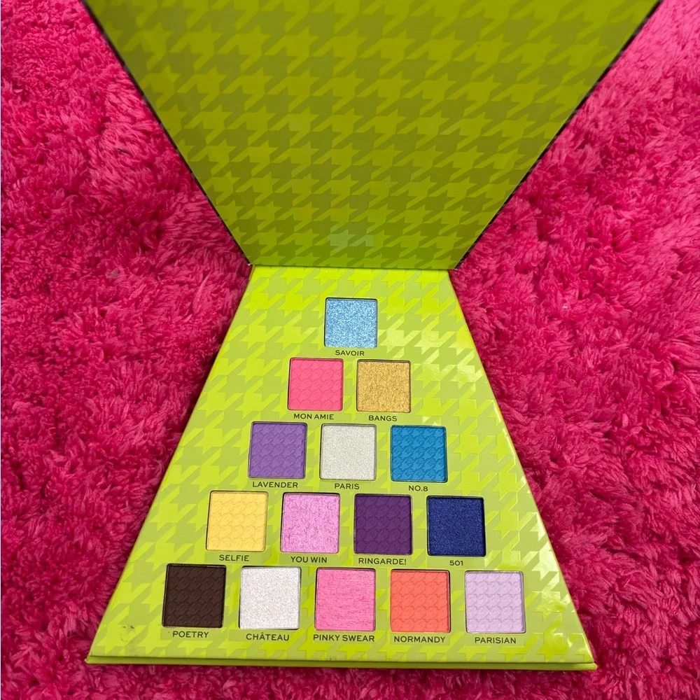 NIB Revolution Makeup x Emily in Paris City of Love pallette